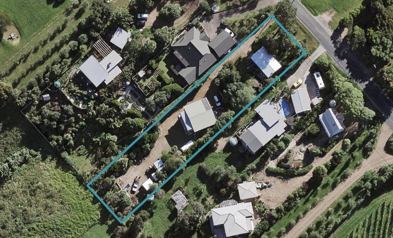 1/445 Sea View Road, Onetangi, Waiheke Island - Carousel 1