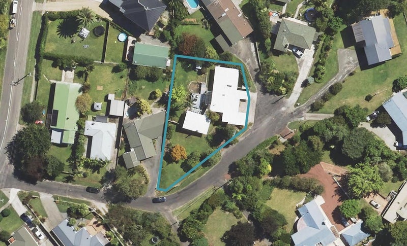 8 Stanford Crescent, Whataupoko, Gisborne - Carousel 1