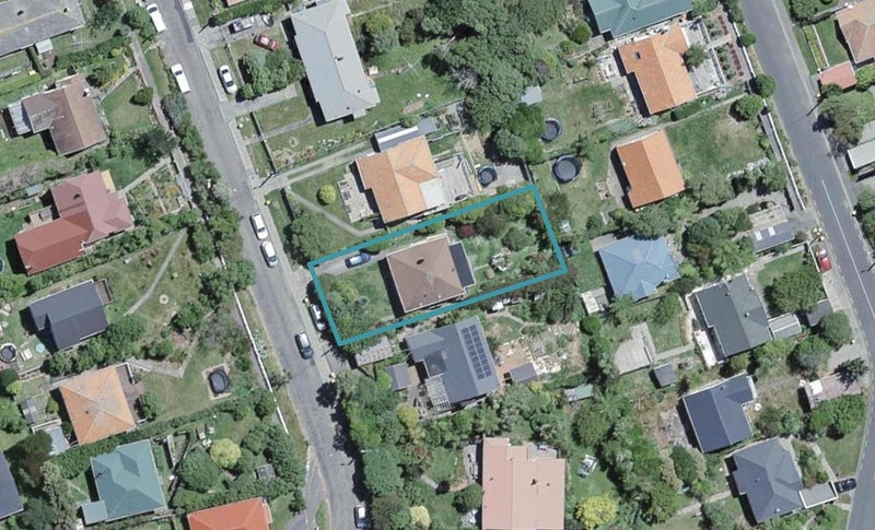 11 St Albans Avenue, Karori, Wellington - Carousel 1