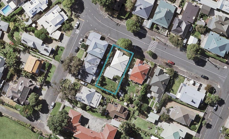 5 Tainui Road, Devonport, Auckland - Carousel 1