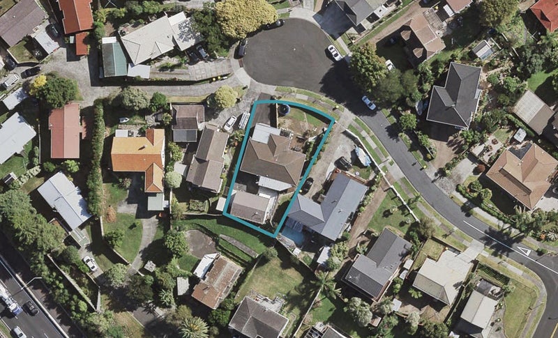 8 Idesia Place, Totara Heights, Auckland - Carousel 1