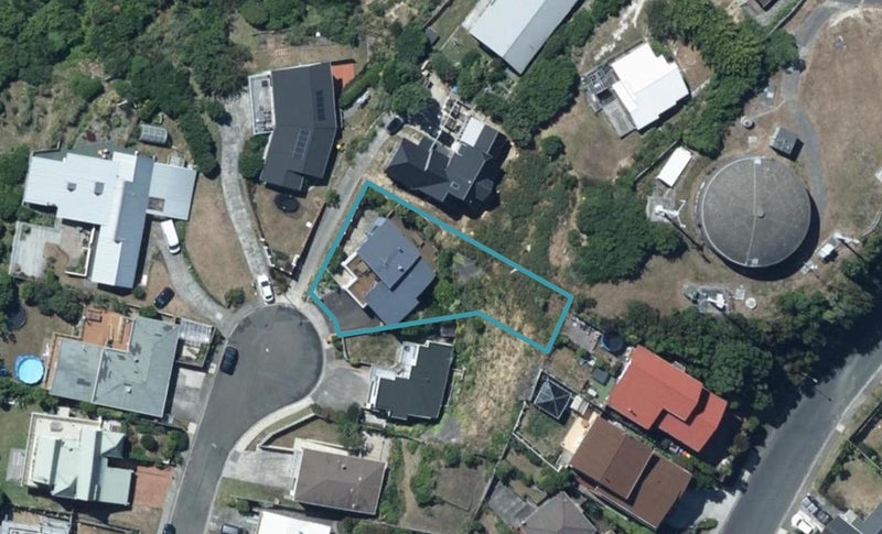 10A Tregear Place, Camborne, Porirua - Carousel 1