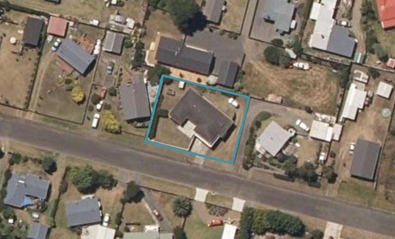 10 Ramona Avenue, Waitarere Beach, Levin - Carousel 1