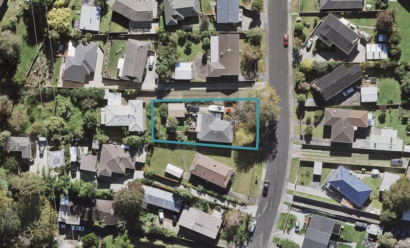 25 Vina Place, Massey, Auckland - Carousel 1