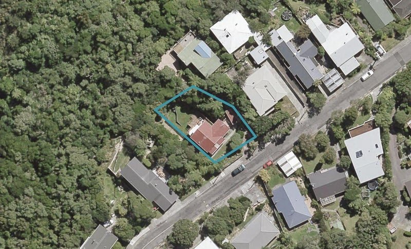 16A Rakeiora Grove, Korokoro, Lower Hutt - Carousel 1