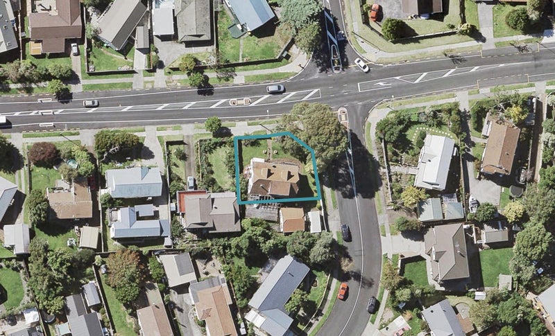 45 Gills Road, Bucklands Beach, Auckland - Carousel 1