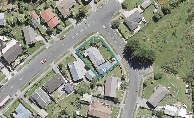 2 Drummond Crescent, Kelson, Lower Hutt - Carousel 1