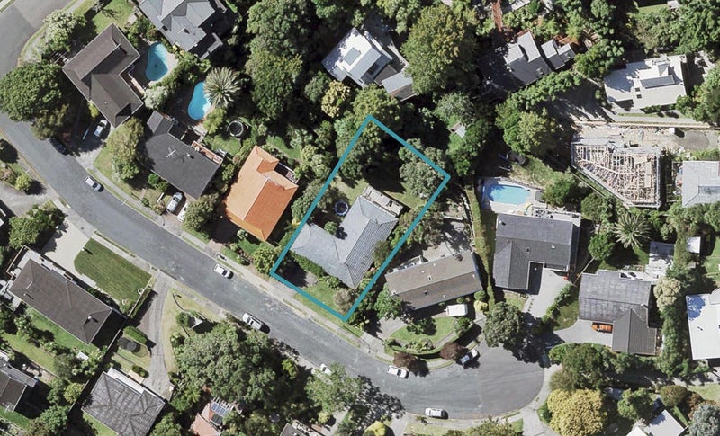 5 Surville Place, Mairangi Bay, Auckland - Carousel 1