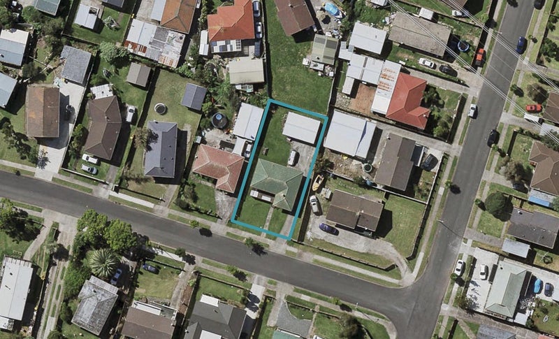 16 Maytime Street, Clover Park, Auckland - Carousel 1