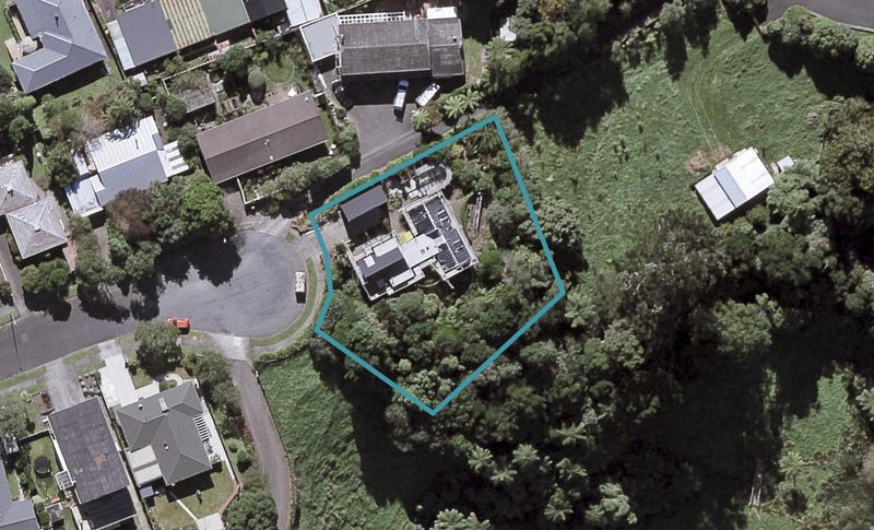 18 Rennell Street, Frankleigh Park, New Plymouth - Carousel 1