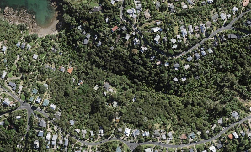 23 Te Aroha Avenue, Oneroa, Waiheke Island - Carousel 1