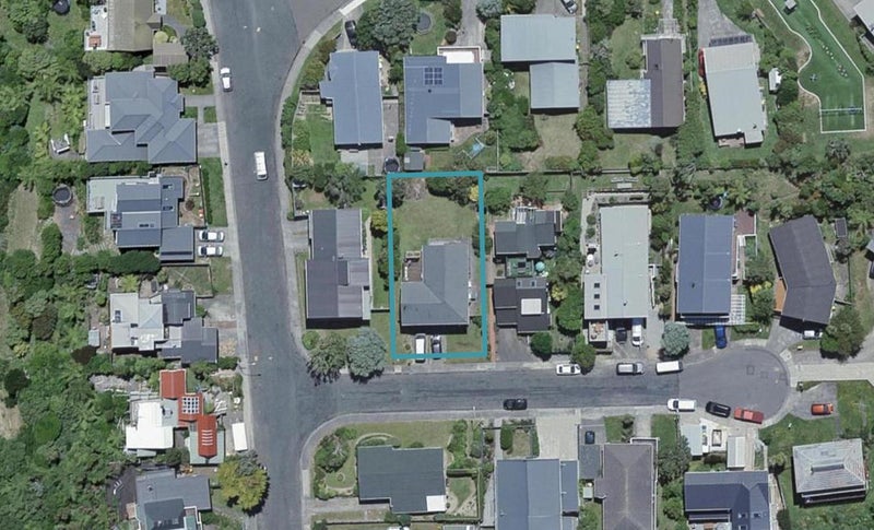 3 Middlesex Place, Northland, Wellington - Carousel 1