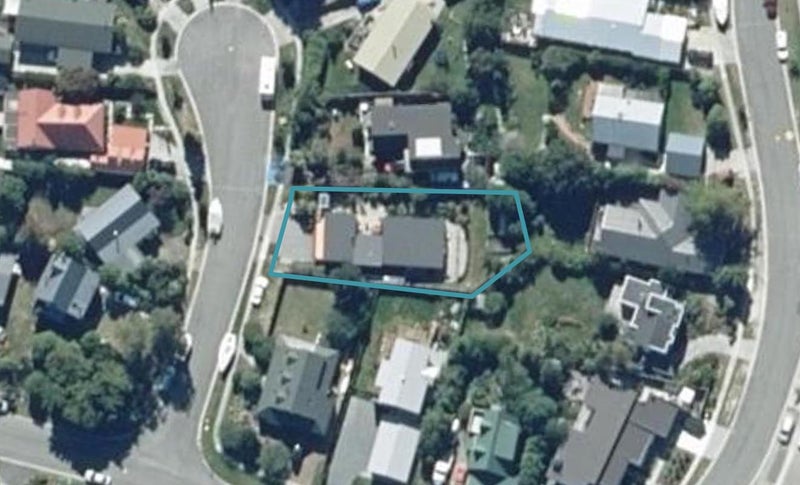 3 Larch Court, Kelvin Heights, Queenstown - Carousel 1