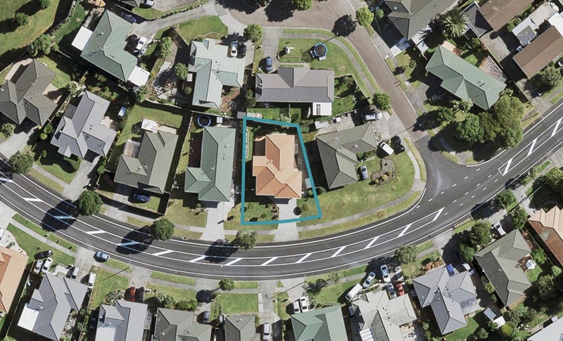 37 Etherton Drive, Weymouth, Auckland - Carousel 1
