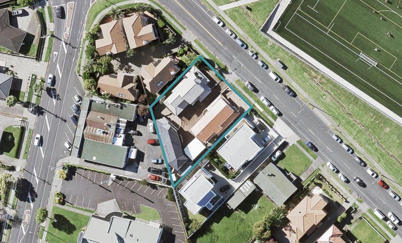 2/3 MacLeans Road, Bucklands Beach, Auckland - Carousel 1