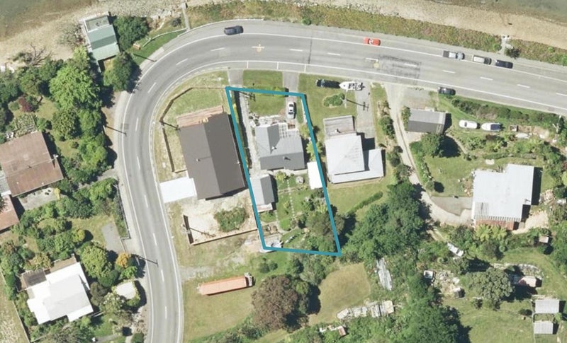 336 Waikawa Road, Waikawa, Picton - Carousel 1