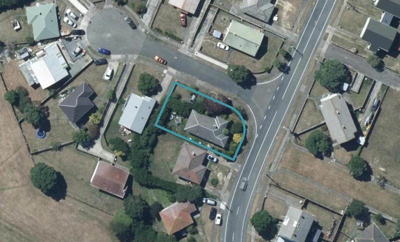 1 Triton Place, Cannons Creek, Porirua - Carousel 1