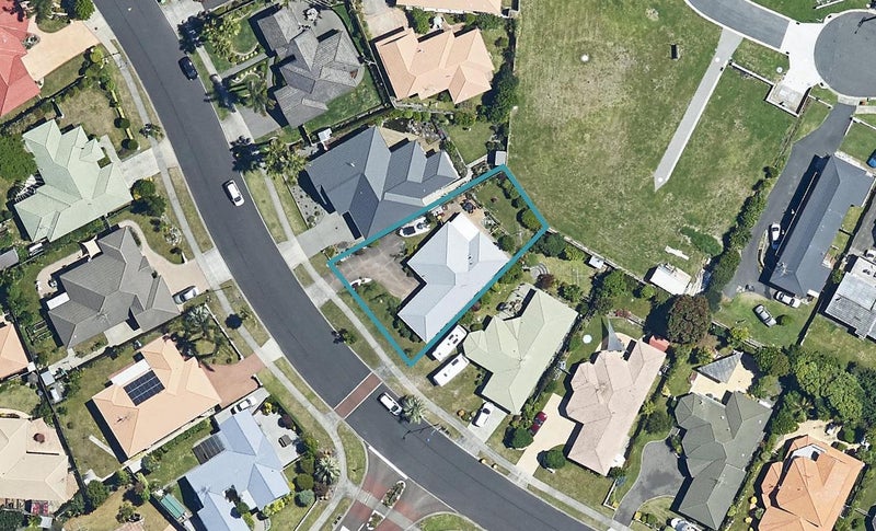 39 Santa Monica Drive, Papamoa Beach, Papamoa - Carousel 1