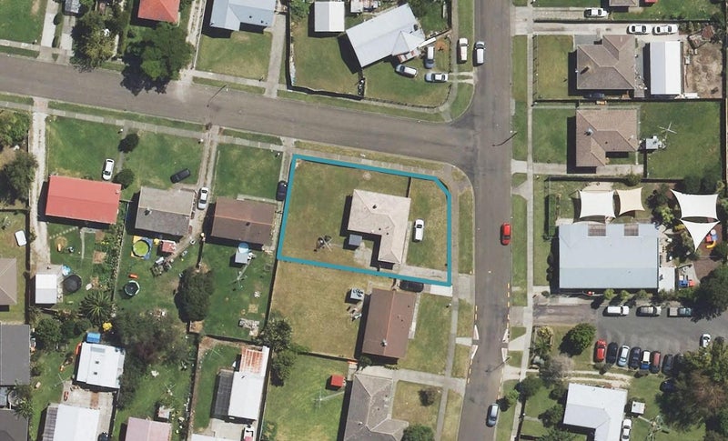 10 Pickering Street, Outer Kaiti, Gisborne - Carousel 1