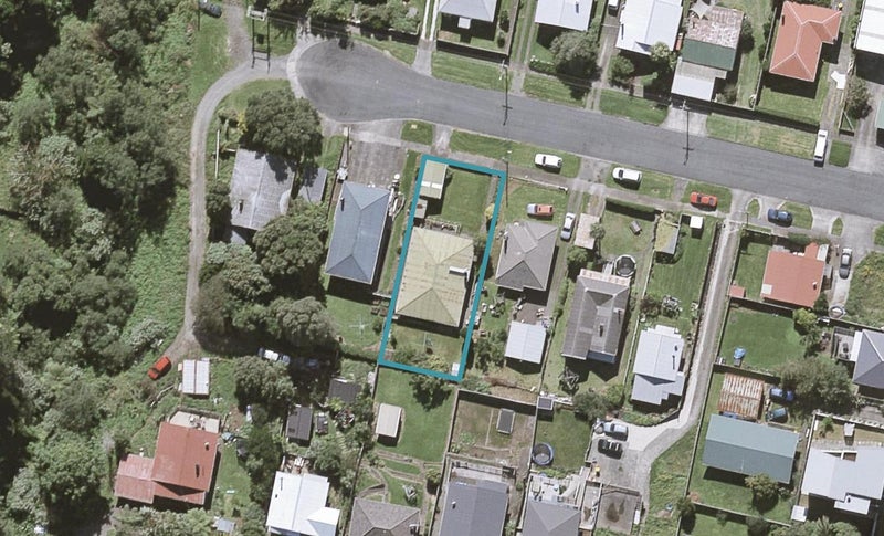 11 Harbour Street, Moturoa, New Plymouth - Carousel 1