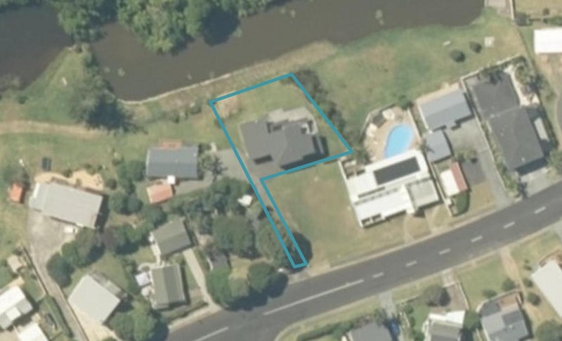 211 Onemana Drive, Onemana, Whangamatā - Carousel 1