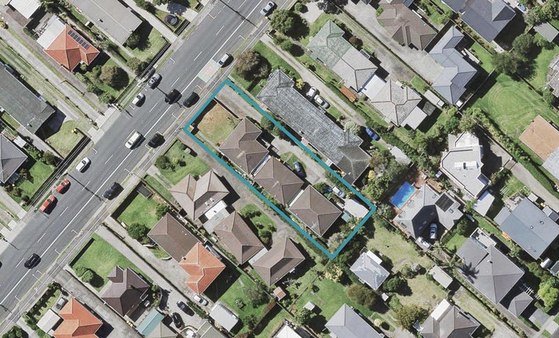 2/18 Shakespeare Road, Milford, Auckland - Carousel 1