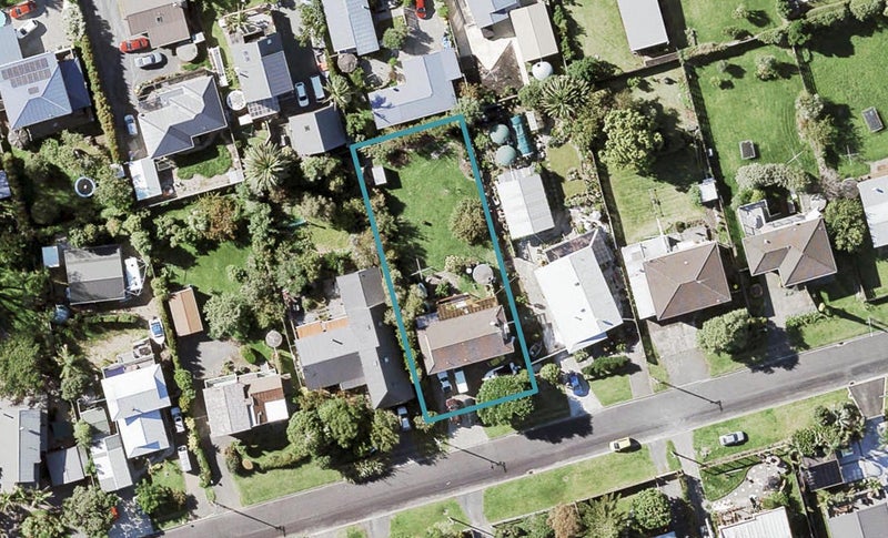 16 First View Avenue, Beachlands, Auckland - Carousel 1