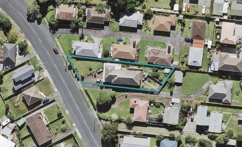 37 Norcross Avenue, Henderson, Auckland - Carousel 1