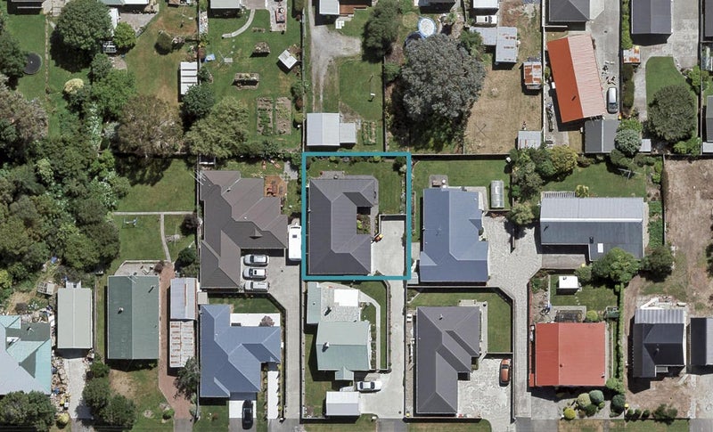 34 Bullar Street, Grasmere, Invercargill - Carousel 1
