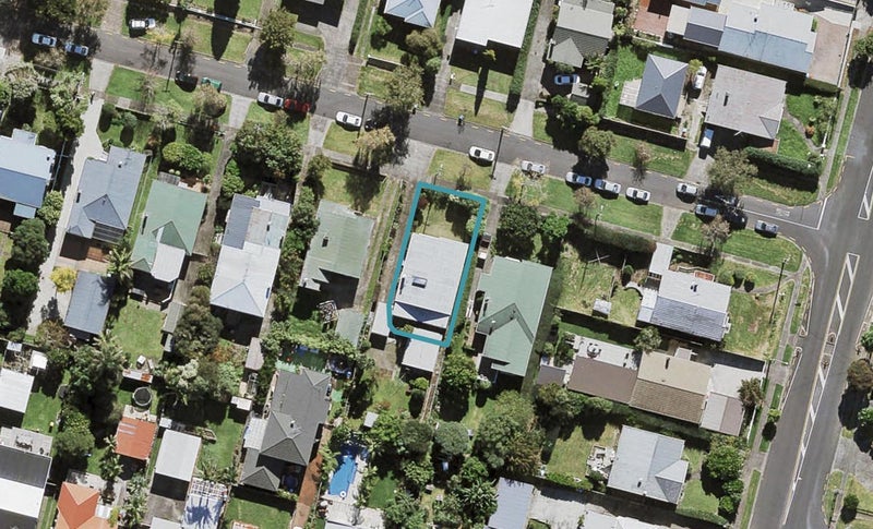 4 Locarno Avenue, Sandringham, Auckland - Carousel 1