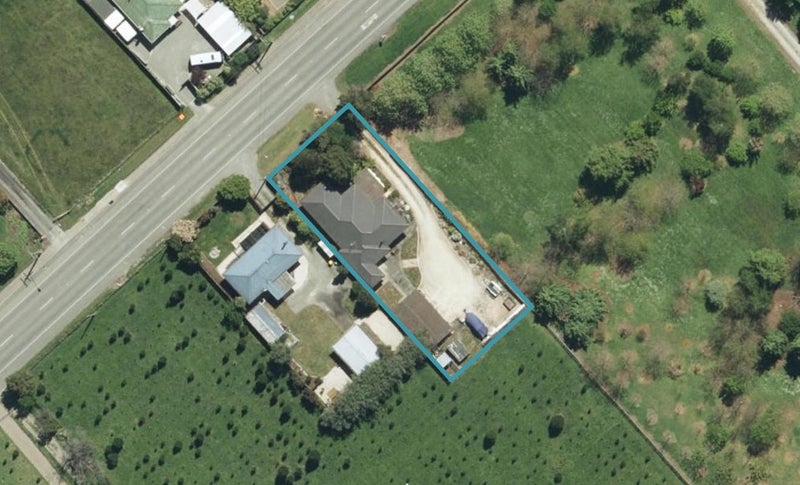 168 Whitby Road, Wakefield - Carousel 1