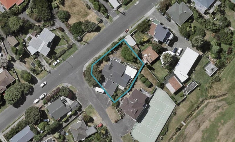 14 Golf Road, Paraparaumu Beach, Paraparaumu - Carousel 1