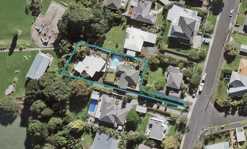 1/54 Clarence Road, Northcote Point, Auckland - Carousel 1