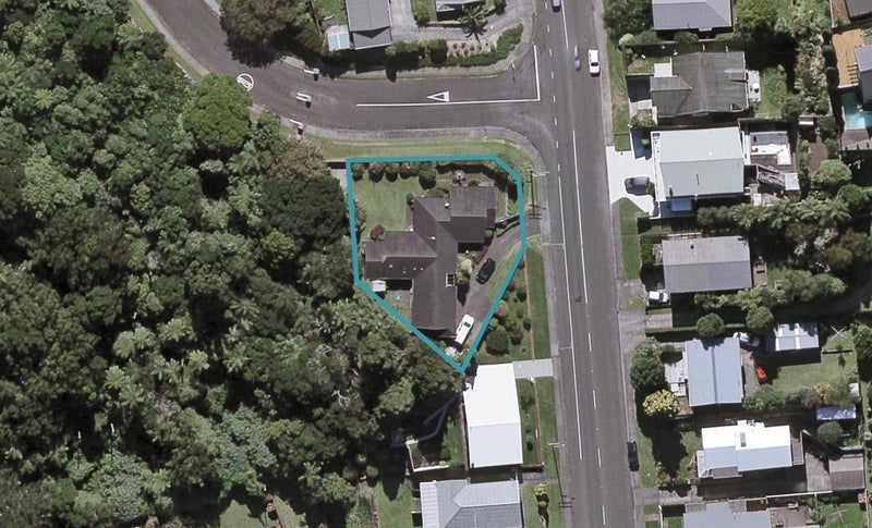 100 Awanui Street, Merrilands, New Plymouth - Carousel 1