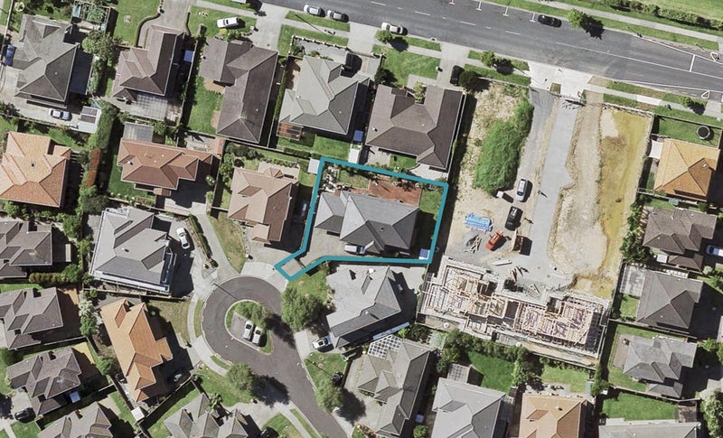 5 Edzell Close, Flat Bush, Auckland - Carousel 1
