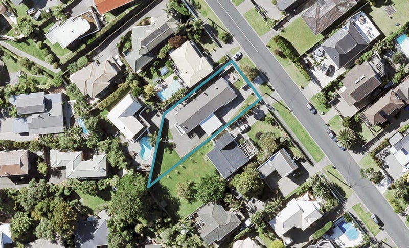 1/46 Gulf View Road, Murrays Bay, Auckland - Carousel 1