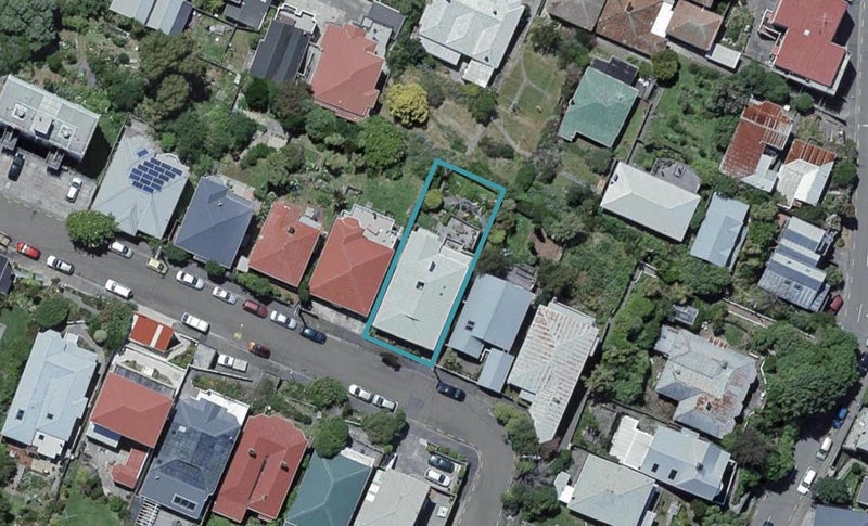 10 Maarama Crescent, Aro Valley, Wellington - Carousel 1