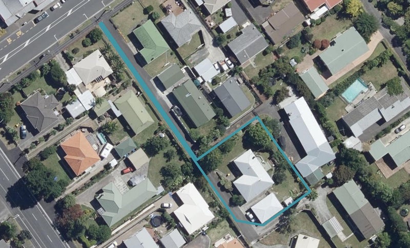 6 Braid Road, St Andrews, Hamilton - Carousel 1
