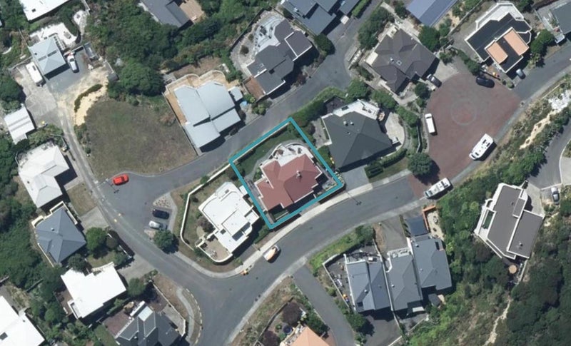 15 Paremata Drive, Paremata, Porirua - Carousel 1