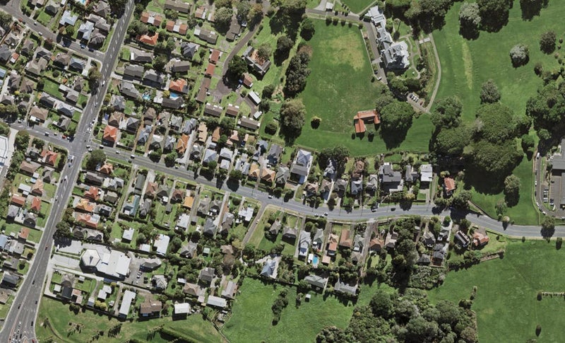 2/18 Herd Road, Hillsborough, Auckland - Carousel 1