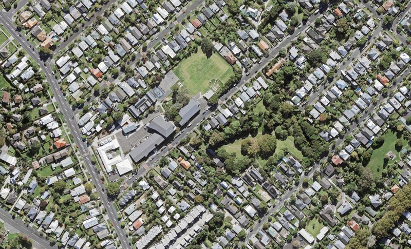 50 Larchwood Avenue, Westmere, Auckland - Carousel 1