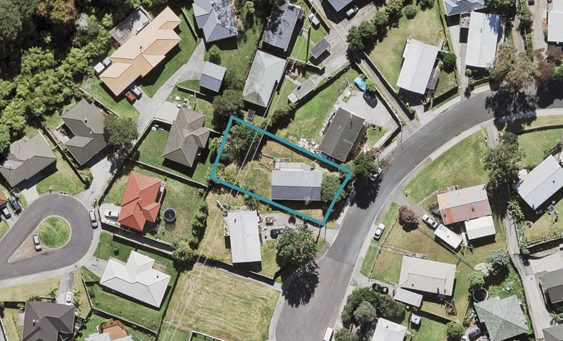 37 Lilburn Crescent, Massey, Auckland - Carousel 1