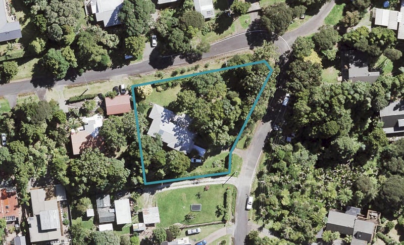 26 Tane Road, Laingholm, Auckland - Carousel 1