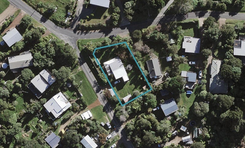13 Eden Terrace, Onetangi, Waiheke Island - Carousel 1