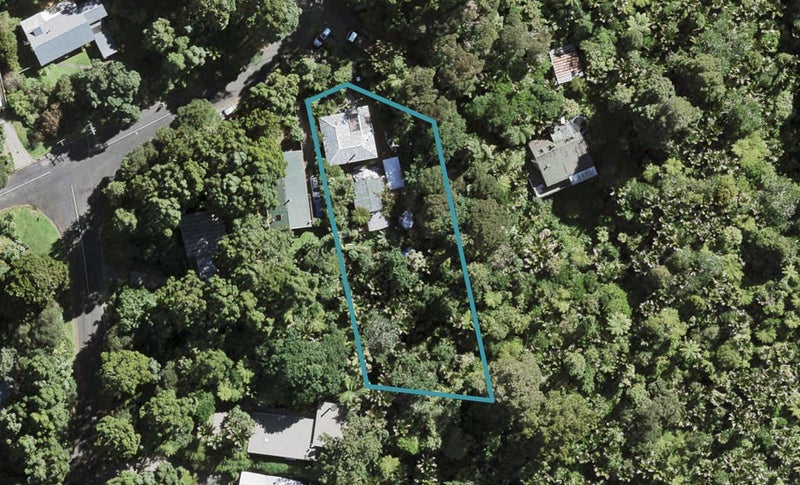 24 Manuka Road, Titirangi, Auckland - Carousel 1