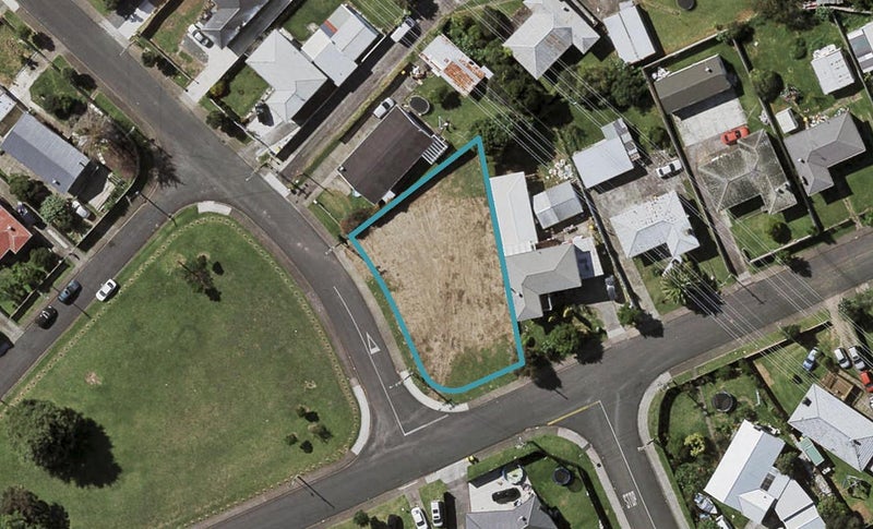 8/11 Clayton Avenue, Otara, Auckland - Carousel 1
