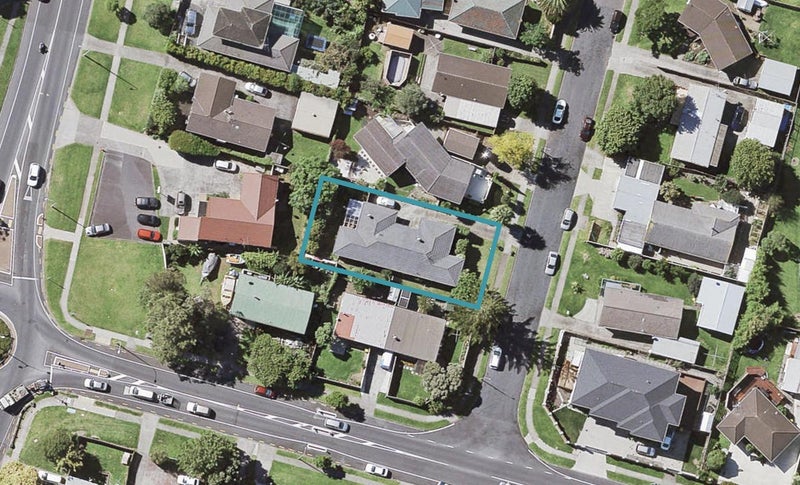 2/4 Udall Place, Bucklands Beach, Auckland - Carousel 1