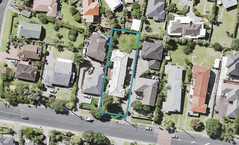 3/623 Beach Road, Rothesay Bay, Auckland - Carousel 1