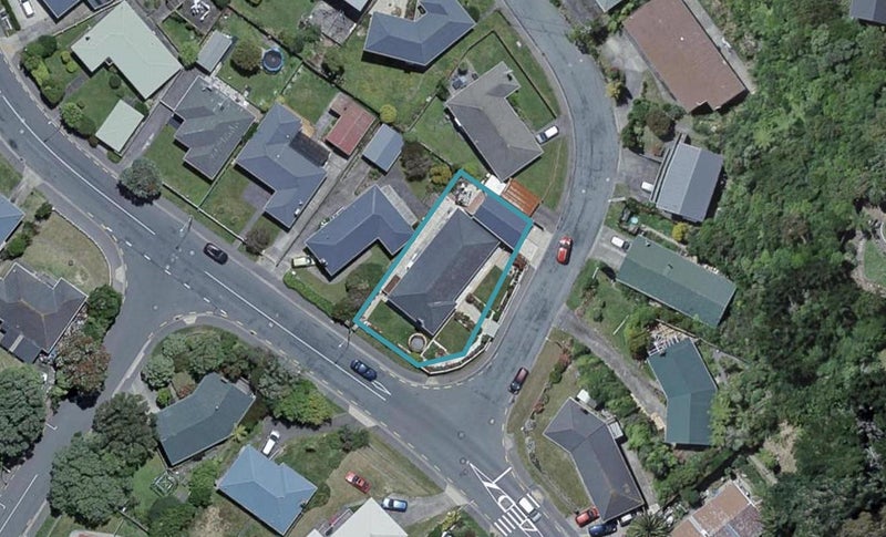 82 Kenmore Street, Newlands, Wellington - Carousel 1