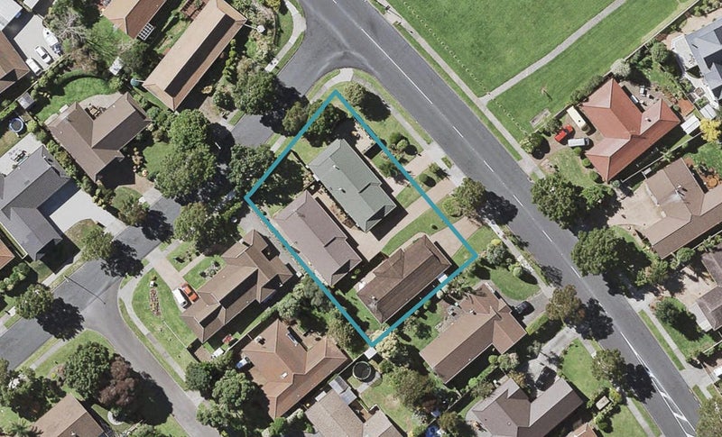 1/98 Mirrabooka Avenue, Botany Downs, Auckland - Carousel 1